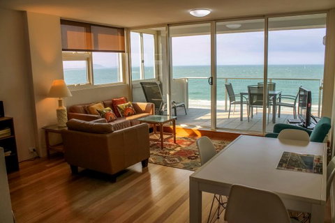 84 The Spit - Broome Tourism 3