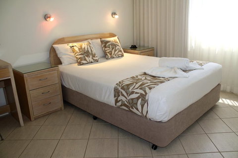 84 The Spit - Broome Tourism 4