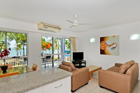 Agincourt Beachfront Apartments - Broome Tourism 6