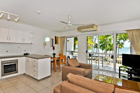 Agincourt Beachfront Apartments - Broome Tourism 7