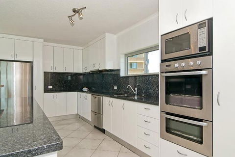 Chateau Royale Beach Resort - Broome Tourism 3
