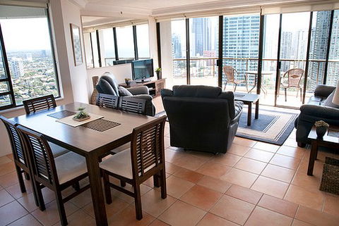 Surfers Century Apartments - Broome Tourism 4