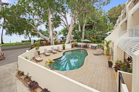 Marlin Waters Beachfront Apartments - Broome Tourism 1