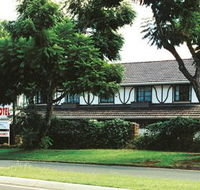 A Tudor Lodge Motel - Broome Tourism