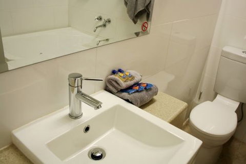 Bayview Motel Rosebud - Broome Tourism 8