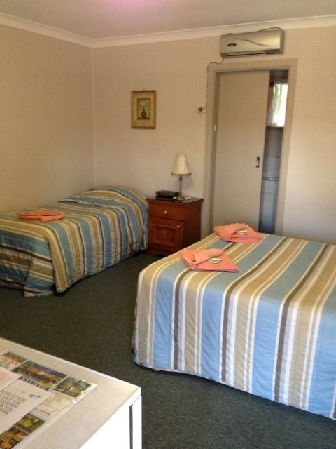 Kootingal Land View Motel - Broome Tourism 4