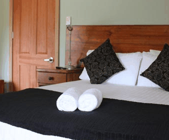Tullah Lakeside Chalets - Broome Tourism