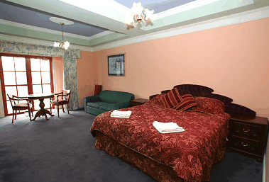 Hatchers Manor - Broome Tourism