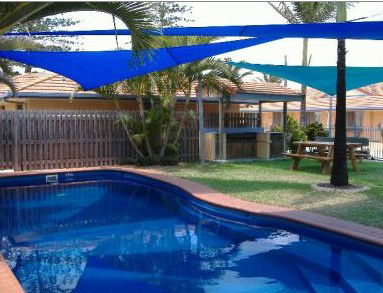 Twin Pines Motel - Broome Tourism 1