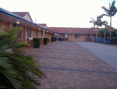 Twin Pines Motel - Broome Tourism 4
