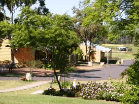 Helidon Natural Springs Spa Resort Motel - Broome Tourism