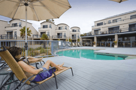 Corrigans Cove Apartments - thumb 1