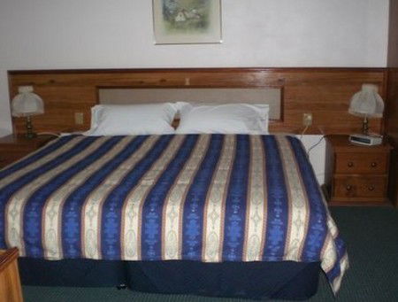 Boronia Holiday Lodge - Broome Tourism 1