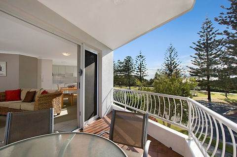 Le Beach Apartments - Broome Tourism 0