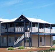 Sur La Mer on The Beach - Broome Tourism