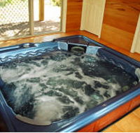Baltic Pine Retreat - Broome Tourism