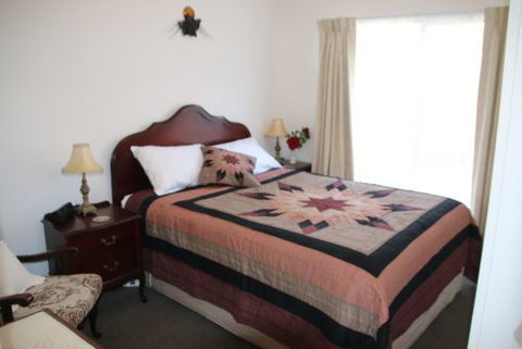 Donkey Tales Farm Cottages - Broome Tourism 3