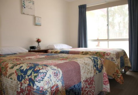 Donkey Tales Farm Cottages - Broome Tourism 8
