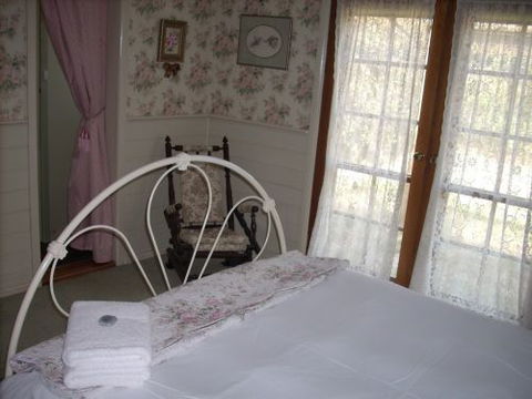 Whitelaw's Rest - Broome Tourism 0