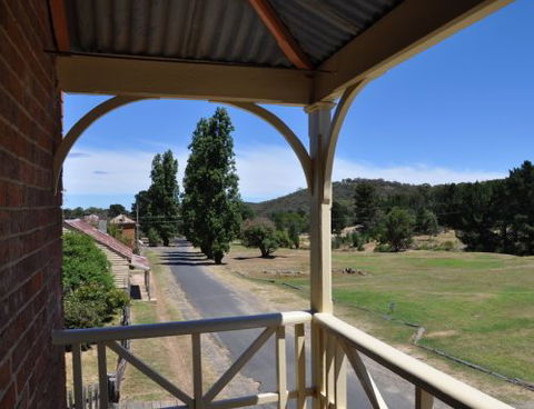 Northeys Of Hill End - Broome Tourism 0
