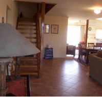 Barn Retreat - Mansfield - Broome Tourism