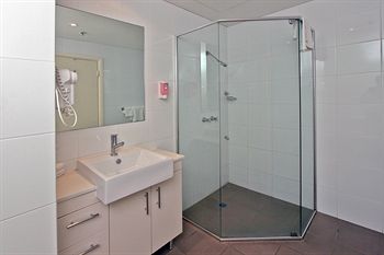 Waldorf Woolloomooloo Waters Serviced Apartments - Broome Tourism 3