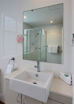 Waldorf Woolloomooloo Waters Serviced Apartments - Broome Tourism 8