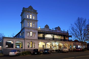 Yarra Valley Grand Hotel - Broome Tourism 2