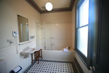 Yarra Valley Grand Hotel - Broome Tourism 5