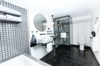 Ovolo Woolloomooloo - Broome Tourism 75