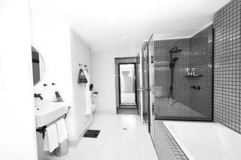 Ovolo Woolloomooloo - Broome Tourism 82