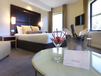 Amora Riverwalk Melbourne - Broome Tourism 20