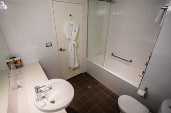 Amora Riverwalk Melbourne - Broome Tourism 54
