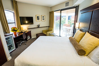 Amora Riverwalk Melbourne - Broome Tourism 66