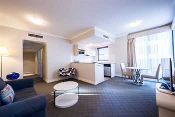 Seasons Harbour Plaza - Broome Tourism 1