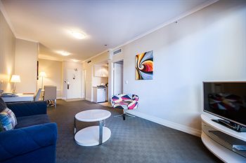 Seasons Harbour Plaza - Broome Tourism 3