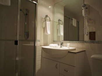Seasons Harbour Plaza - Broome Tourism 17