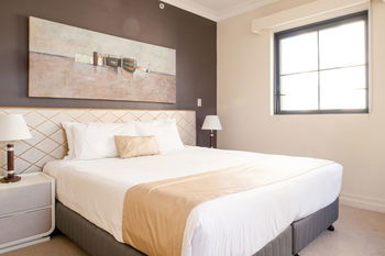 Seasons Harbour Plaza - Broome Tourism 32