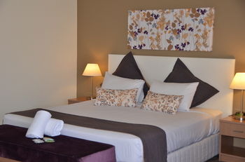 Country Comfort Hunts Liverpool - Broome Tourism 1
