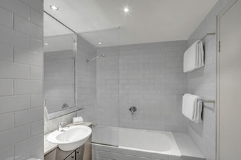 Adina Apartment Hotel Chippendale - Broome Tourism 3