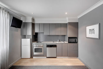 Adina Apartment Hotel Chippendale - Broome Tourism 14