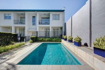 Adina Apartment Hotel Chippendale - Broome Tourism 19