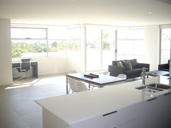 Best Western Plus The Tudor-Box Hill - Broome Tourism 1