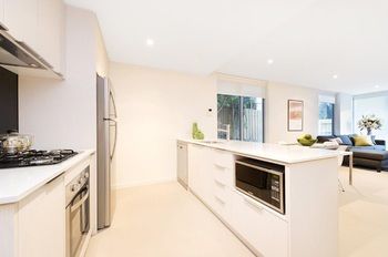 Best Western Plus The Tudor-Box Hill - Broome Tourism 2