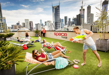 Space Hotel - Hostel/Backpacker - Broome Tourism 24
