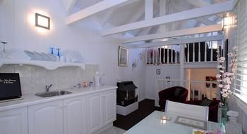 Annie Roe's Luxury Bed & Breakfast - Broome Tourism 24