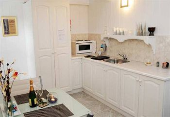 Annie Roe's Luxury Bed & Breakfast - Broome Tourism 3