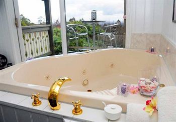 Annie Roe's Luxury Bed & Breakfast - Broome Tourism 7