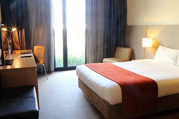 Alpha Hotel Eastern Creek - Broome Tourism 19