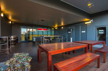 Alpha Hotel Eastern Creek - Broome Tourism 26